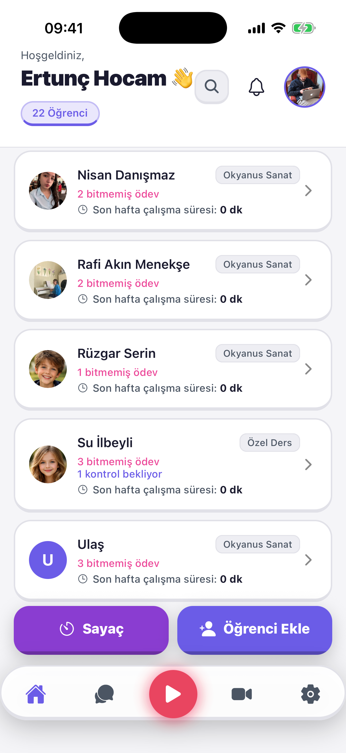 Öğretmen ana ekranı — öğrenci listesi ve bekleyen ödevler